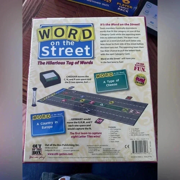 Word on the Street Party Case Word Game hilarious Tug of Words 2-10 Players - Picture 5 of 5
